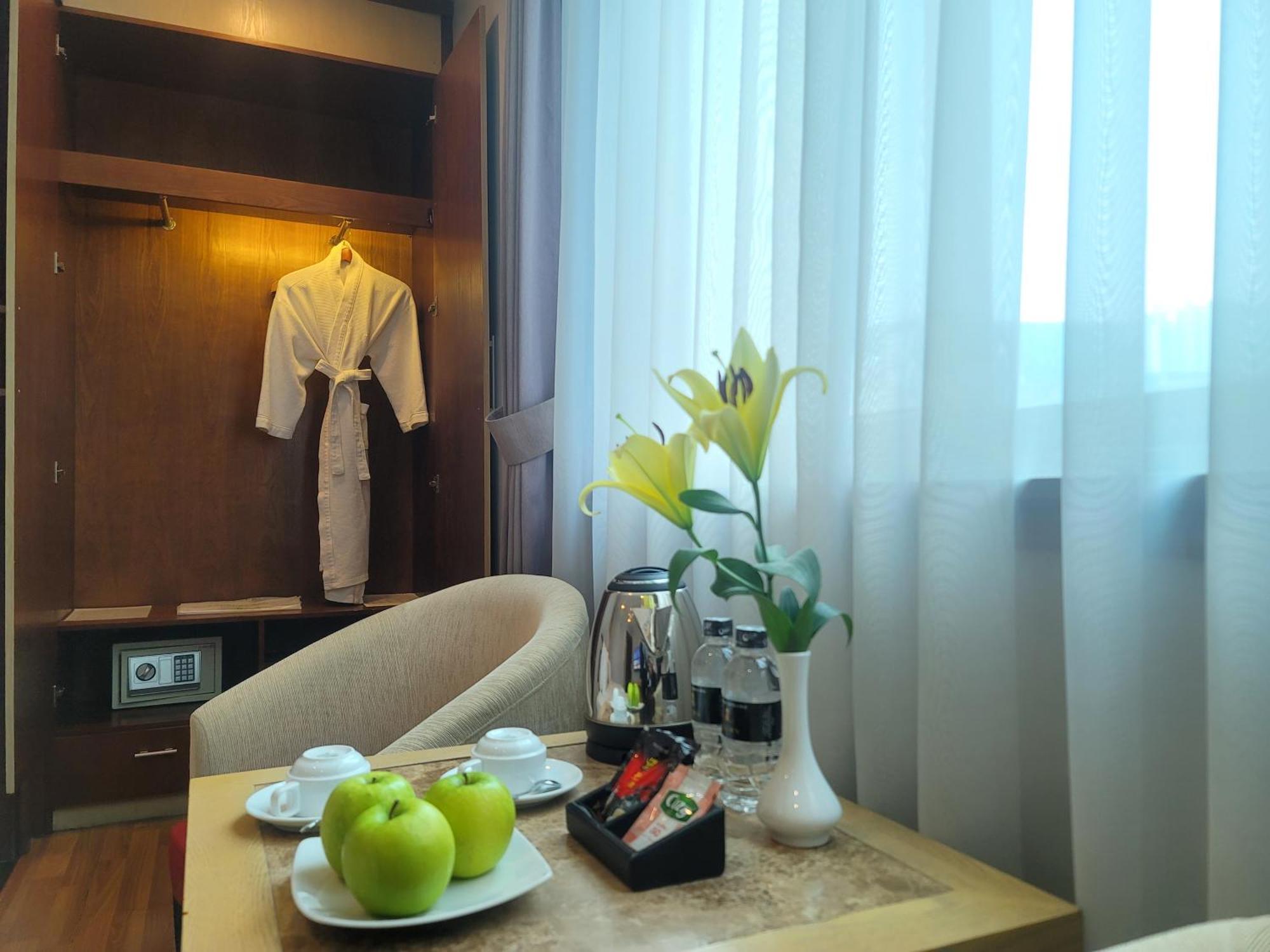 Luxeden Hotel Ханой Экстерьер фото