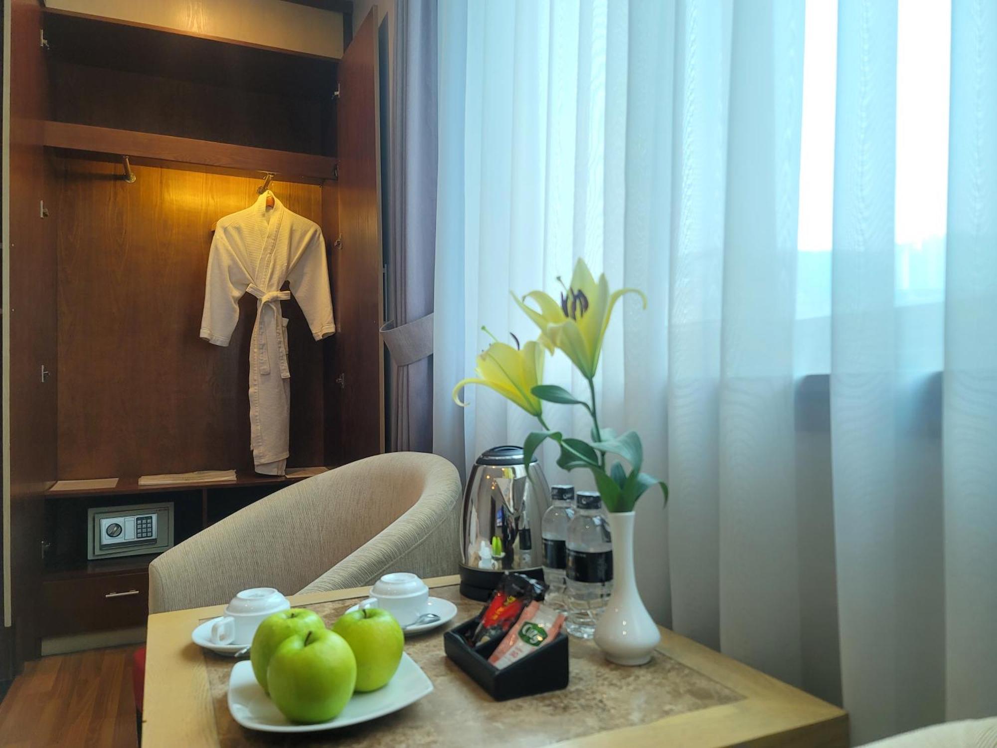 Luxeden Hotel Ханой Экстерьер фото