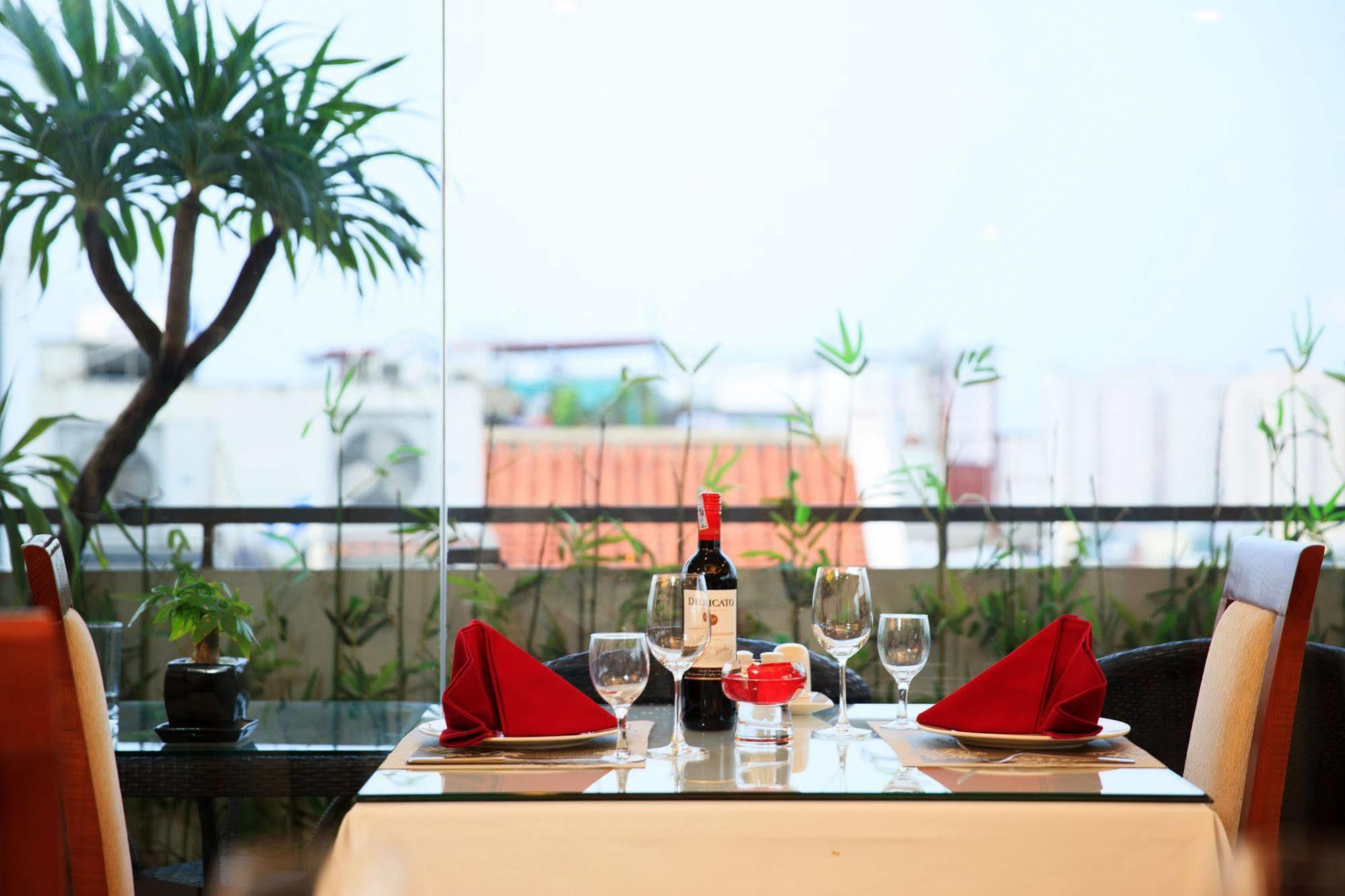 Luxeden Hotel Ханой Экстерьер фото